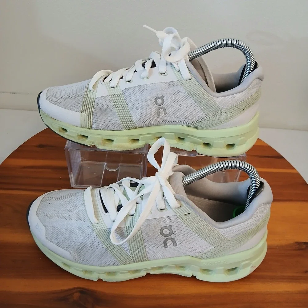 On Cloudgo Womens 8 White Green Running Shoes Sneakers Athletic 55.98624